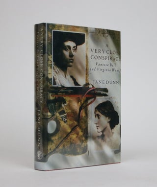 Item #002149 A Very Close Conspiracy: Vanessa Bell and Virgina Woolf. Jane Dunn